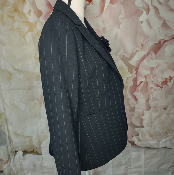 Tahari Arthur S Levine PinStriped Petite Blazer - Picture 7 of 16